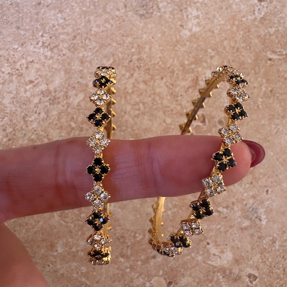 Elegant Gold and Black bangles - Picture 2 of 8